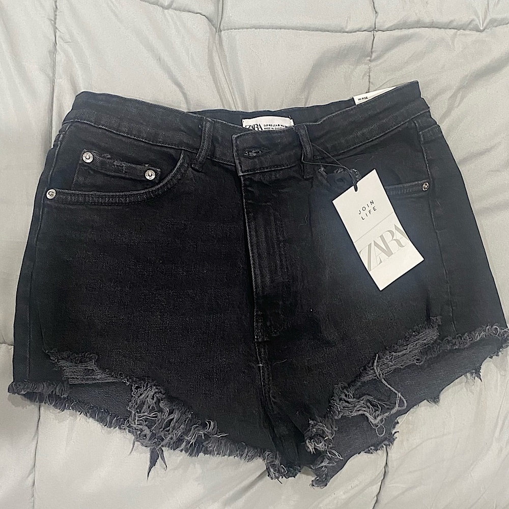 Zara high waisted black denim shorts NWT🖤